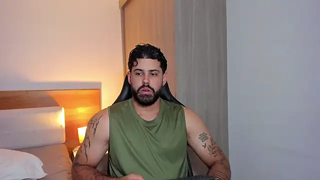 Snapshot of Justyn_Torres chatting on February 17, 7:42 pm Justyn Torres online show from February 17, 7:42 pm