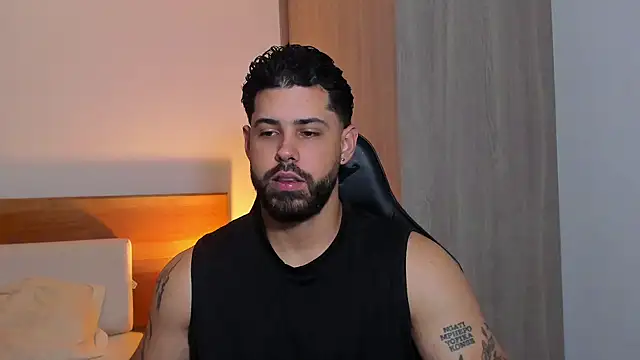 Snapshot of Justyn_Torres chatting on March 1, 1:18 pm Justyn Torres online show from March 1, 1:18 pm