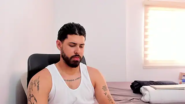 Snapshot of Justyn_Torres chatting on September 17, 9:27 pm Justyn Torres online show from September 17, 9:27 pm