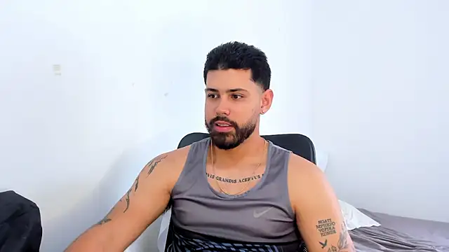 Snapshot of Justyn_Torres chatting on October 29, 1:46 pm Justyn Torres online show from October 29, 1:46 pm