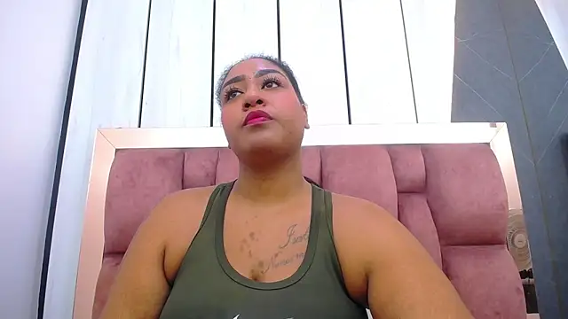 Snapshot of arianna_pearl chatting on May 29, 12:58 pm arianna pearl online show from May 29, 12:58 pm