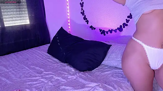 Snapshot of KLOE_MARTINS chatting on March 19, 8:40 am KLOE MARTINS online show from March 19, 8:40 am