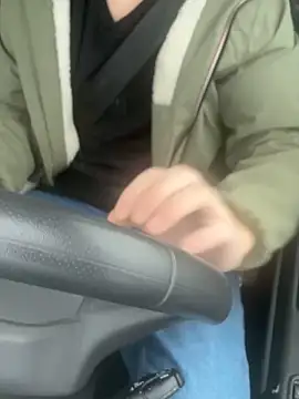 Snapshot of agitnizci13 chatting on February 12, 10:54 am agitnizci13 online show from February 12, 10:54 am