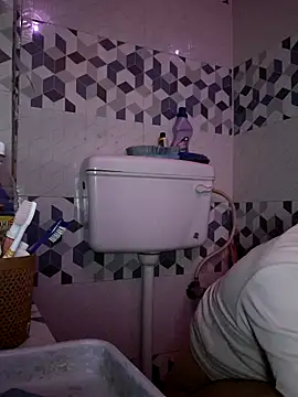 Snapshot of Adityagj123 chatting on October 9, 1:09 pm Adityagj123 online show from October 9, 1:09 pm