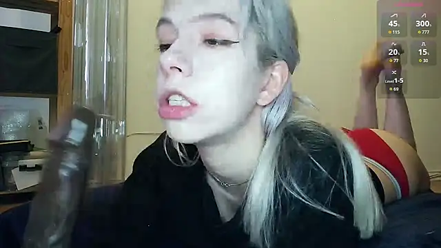 Snapshot of cruellagoth666 chatting on May 14, 2:02 pm cruellagoth666 online show from May 14, 2:02 pm