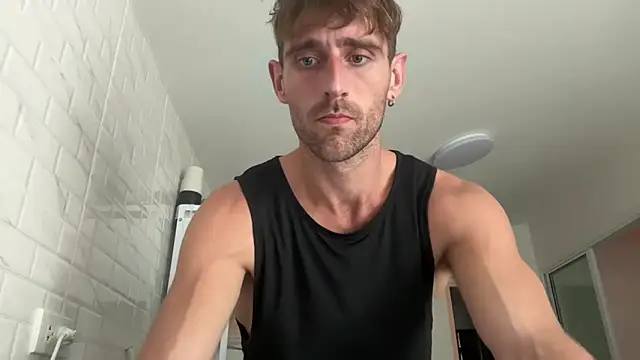 lukegunn online show from December 17, 2:44 am