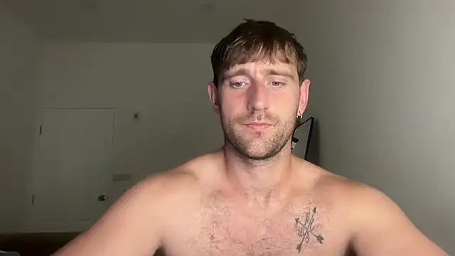 Snapshot of lukegunn chatting on June 14, 10:45 pm lukegunn online show from June 14, 10:45 pm