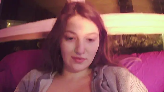 Snapshot of Angelk43 chatting on February 20, 4:53 am Angelk43 online show from February 20, 4:53 am