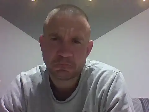 Snapshot of aroj95 chatting on April 27, 10:41 pm aroj95 online show from April 27, 10:41 pm
