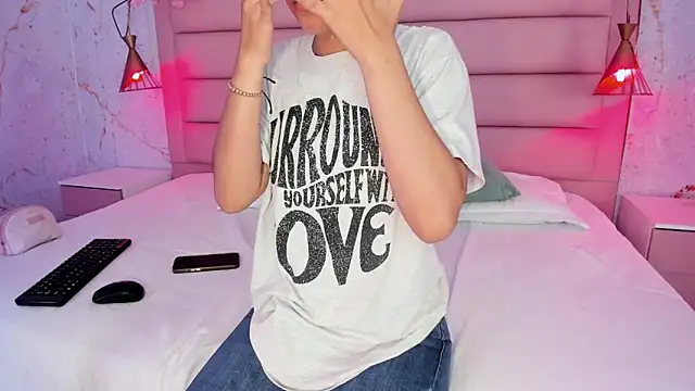 IvySanders1 online show from October 12, 1:10 pm