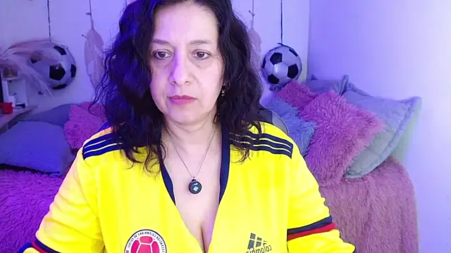 camilalatti online show from June 21, 12:35 am