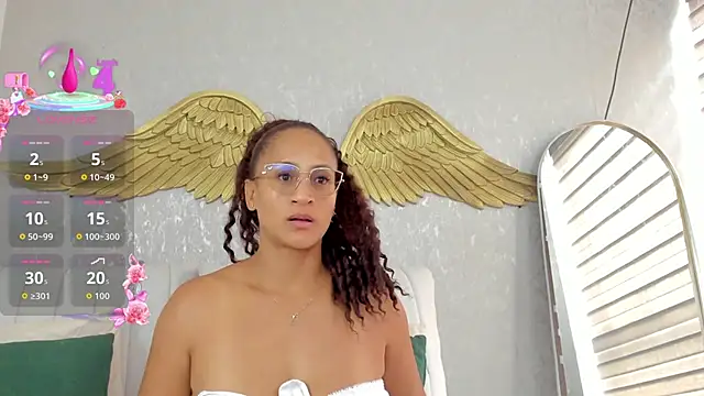 Snapshot of EmmaFerrary chatting on June 26, 5:39 pm EmmaFerrary online show from June 26, 5:39 pm