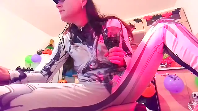 Snapshot of Ace_of_devil chatting on October 30, 2:07 pm Ace of devil online show from October 30, 2:07 pm