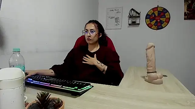 Snapshot of Scarlett_Sen chatting on January 21, 4:27 pm Scarlett Sen online show from January 21, 4:27 pm