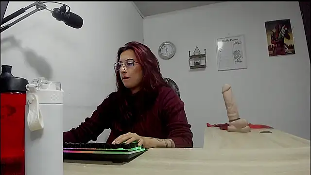 Snapshot of Scarlett_Sen chatting on February 20, 4:03 pm Scarlett Sen online show from February 20, 4:03 pm