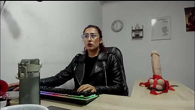 Snapshot of Scarlett_Sen chatting on February 25, 3:27 pm Scarlett Sen online show from February 25, 3:27 pm