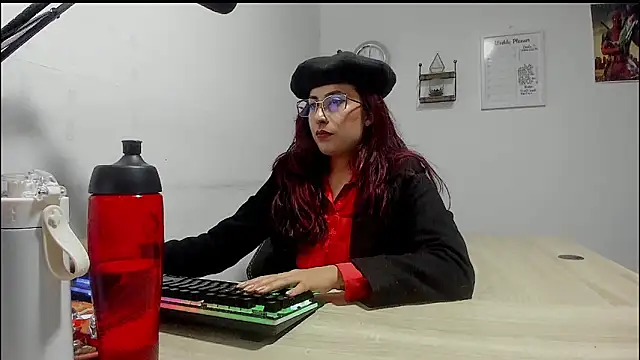 Snapshot of Scarlett_Sen chatting on March 4, 3:59 pm Scarlett Sen online show from March 4, 3:59 pm