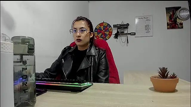 Snapshot of Scarlett_Sen chatting on March 11, 1:12 pm Scarlett Sen online show from March 11, 1:12 pm