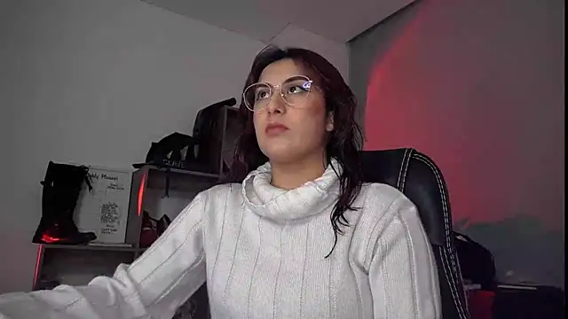 Snapshot of Scarlett_Sen chatting on September 17, 3:46 pm Scarlett Sen online show from September 17, 3:46 pm