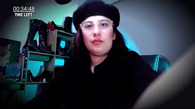 Snapshot of Scarlett_Sen chatting on August 4, 2:19 pm Scarlett Sen online show from August 4, 2:19 pm