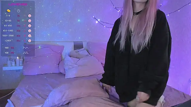 Snapshot of Misty_Shadow chatting on December 7, 12:41 am Misty Shadow online show from December 7, 12:41 am
