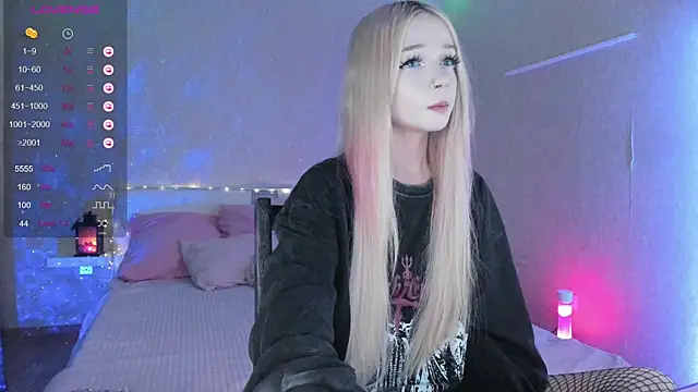 Snapshot of Misty_Shadow chatting on March 14, 6:29 pm Misty Shadow online show from March 14, 6:29 pm