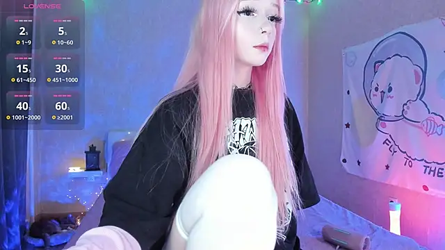 Snapshot of Misty_Shadow chatting on October 19, 9:26 pm Misty Shadow online show from October 19, 9:26 pm