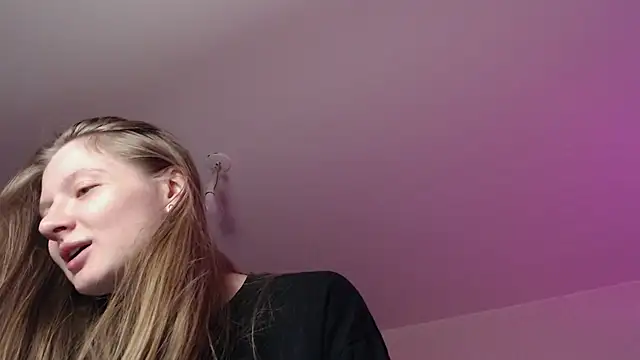 mollytuck online show from February 22, 6:30 pm