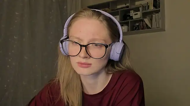 mollytuck online show from September 18, 3:03 pm