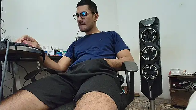 Snapshot of x-sebastian chatting on February 12, 1:00 am x-sebastian online show from February 12, 1:00 am