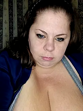 Snapshot of Ginabig chatting on November 16, 3:12 am Ginabig online show from November 16, 3:12 am