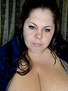 Snapshot of Ginabig chatting on November 18, 3:56 am Ginabig online show from November 18, 3:56 am