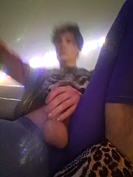 utoopia777 online show from April 6, 10:00 pm