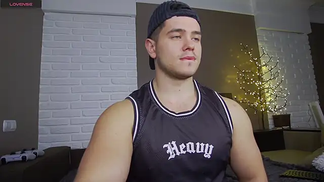 Snapshot of Arilas_ chatting on December 20, 10:49 am Arilas online show from December 20, 10:49 am