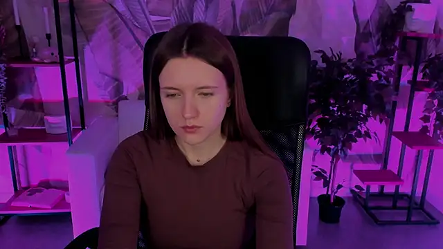 Snapshot of JennyDens chatting on December 18, 2:32 am JennyDens online show from December 18, 2:32 am