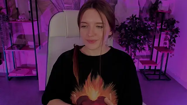 Snapshot of JennyDens chatting on March 10, 5:43 am JennyDens online show from March 10, 5:43 am