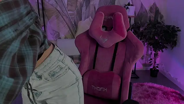 Snapshot of JennyDens chatting on September 9, 11:43 am JennyDens online show from September 9, 11:43 am