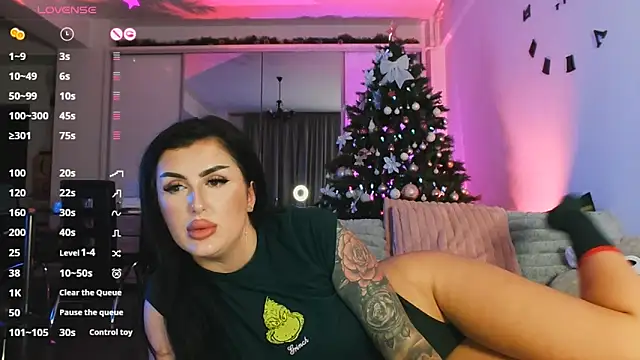 Snapshot of MichelleSwanX chatting on December 5, 5:31 pm MichelleSwanX online show from December 5, 5:31 pm