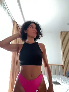 Snapshot of _CurlySue_ chatting on June 22, 10:51 pm CurlySue online show from June 22, 10:51 pm