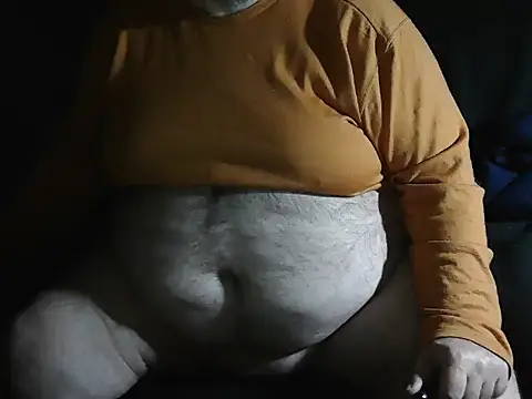 Snapshot of onkelgrau65 chatting on December 17, 4:18 am onkelgrau65 online show from December 17, 4:18 am