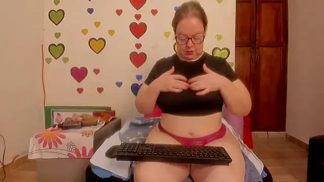 Snapshot of BarbaraFight chatting on July 6, 11:18 pm BarbaraFight online show from July 6, 11:18 pm