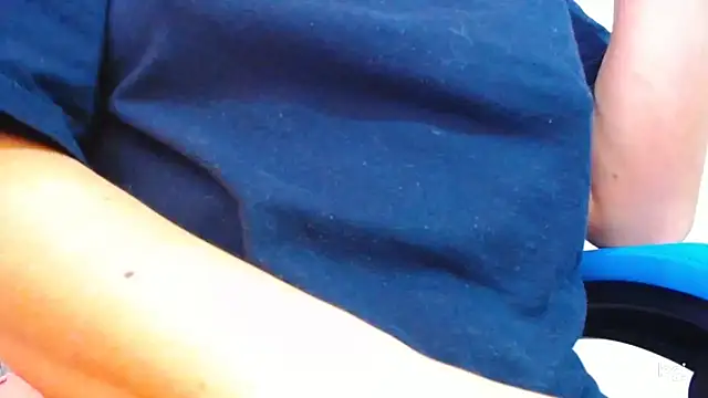 Snapshot of klylls_squirt_ chatting on March 14, 5:57 pm klylls squirt online show from March 14, 5:57 pm