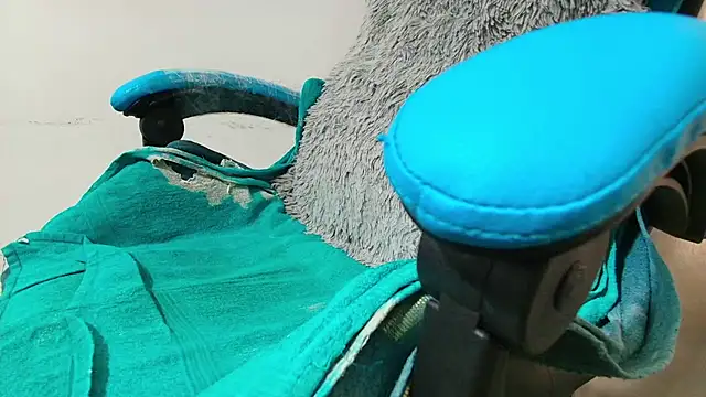 Snapshot of klylls_squirt_ chatting on August 5, 7:49 pm klylls squirt online show from August 5, 7:49 pm