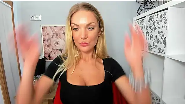 AulloraHoney online show from January 17, 9:39 am