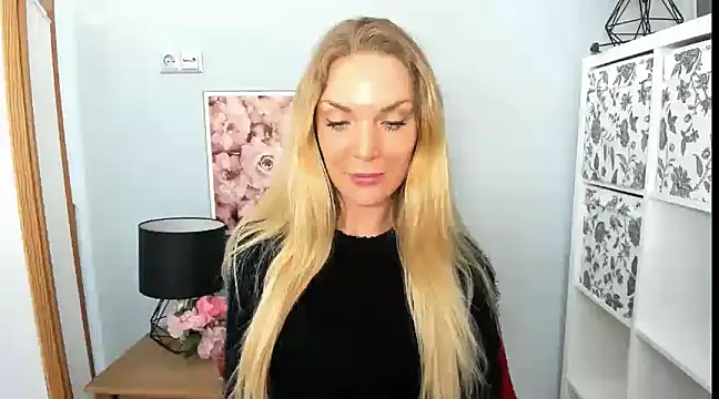 AulloraHoney online show from February 28, 7:46 pm