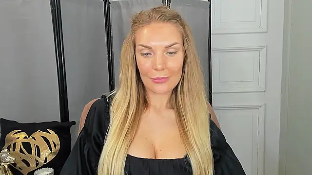 AulloraHoney online show from June 7, 5:49 pm