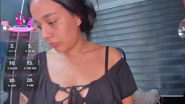 Little Amber6 online show from March 8, 2:45 am