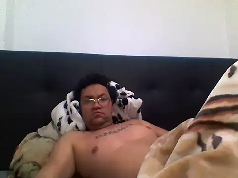 Snapshot of JJ18vader chatting on October 12, 3:44 pm JJ18vader online show from October 12, 3:44 pm