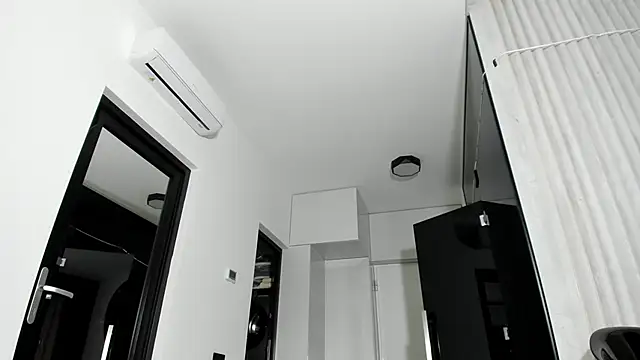 Snapshot of Squirt_Tanya chatting on May 22, 4:52 am Squirt Tanya online show from May 22, 4:52 am