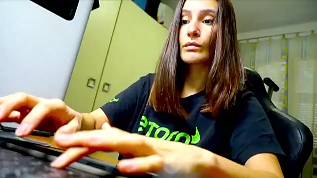 Snapshot of GodlyTheia chatting on January 10, 11:01 am GodlyTheia online show from January 10, 11:01 am